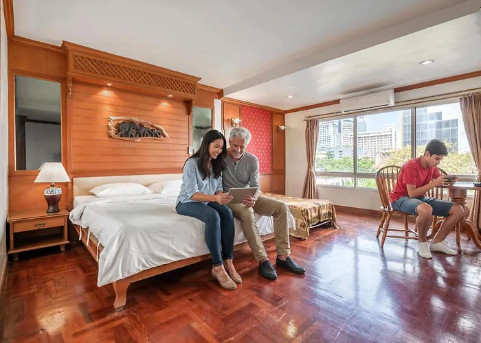 Hotel By Royal Ivory Nana Banguecoque