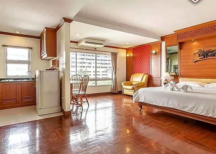 By Royal Ivory Nana Hotel 3*